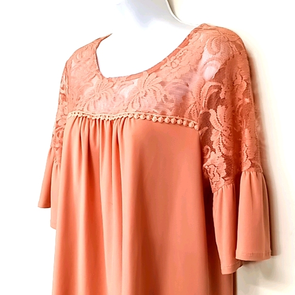 Luxology Peach & Lace Top Medium Blouse - Picture 5 of 9